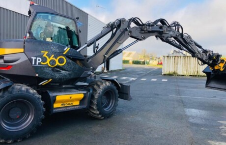 TP 360 Assainissement La Chevroliere Pelle A Pneus 12T