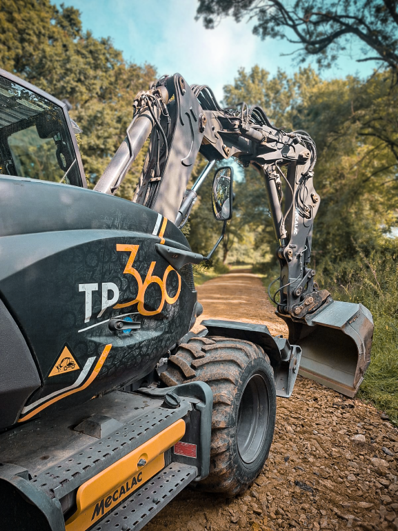 Tp 360 Assainissement La Chevroliere Location Engin